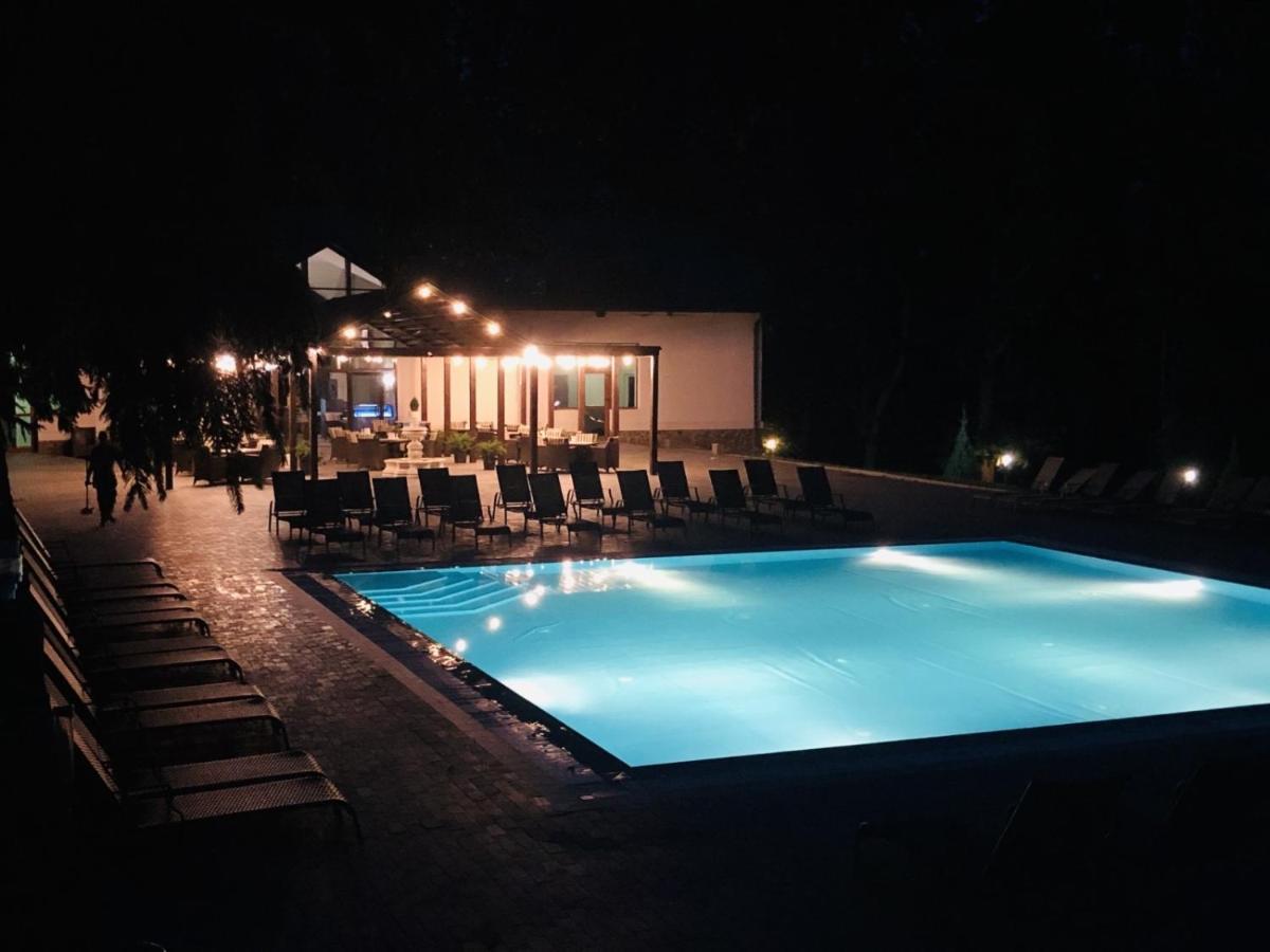 Park Rost Club Hotel Zadonets'ke Bagian luar foto