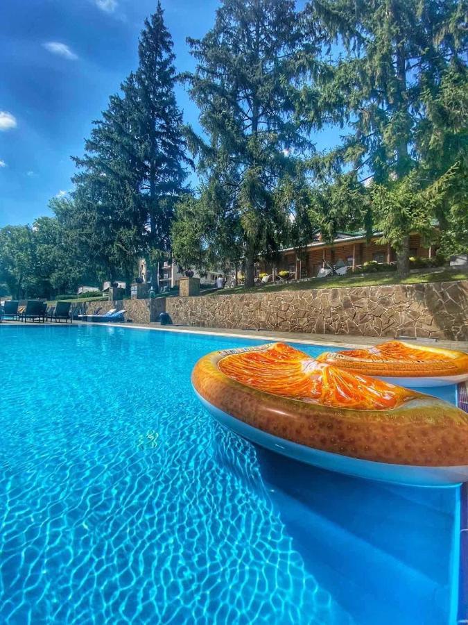 Park Rost Club Hotel Zadonets'ke Bagian luar foto
