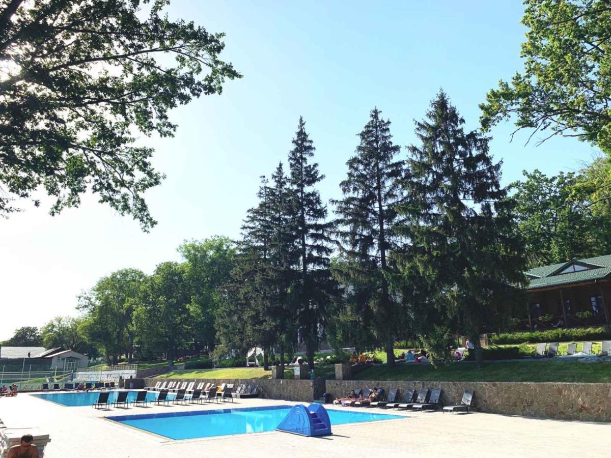 Park Rost Club Hotel Zadonets'ke Bagian luar foto