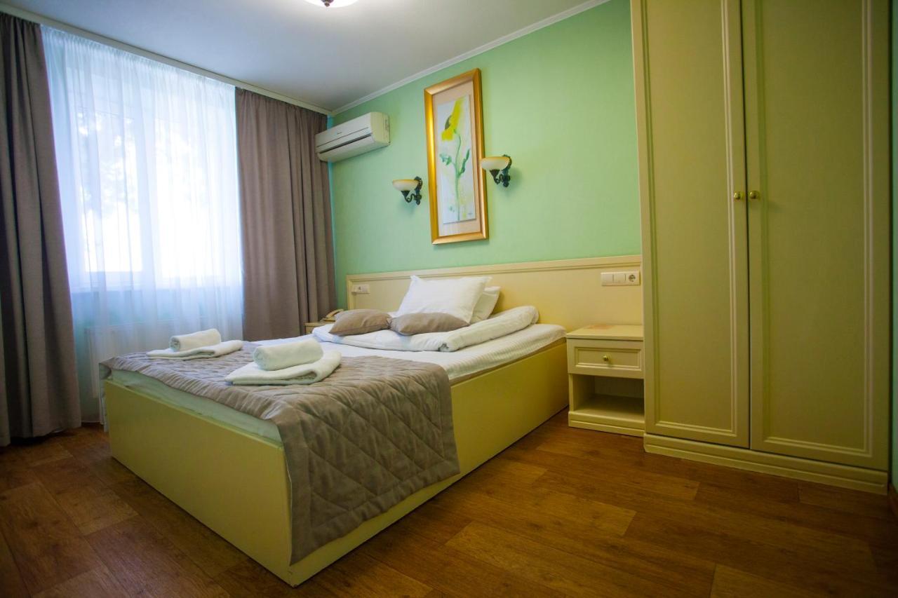 Park Rost Club Hotel Zadonets'ke Bagian luar foto