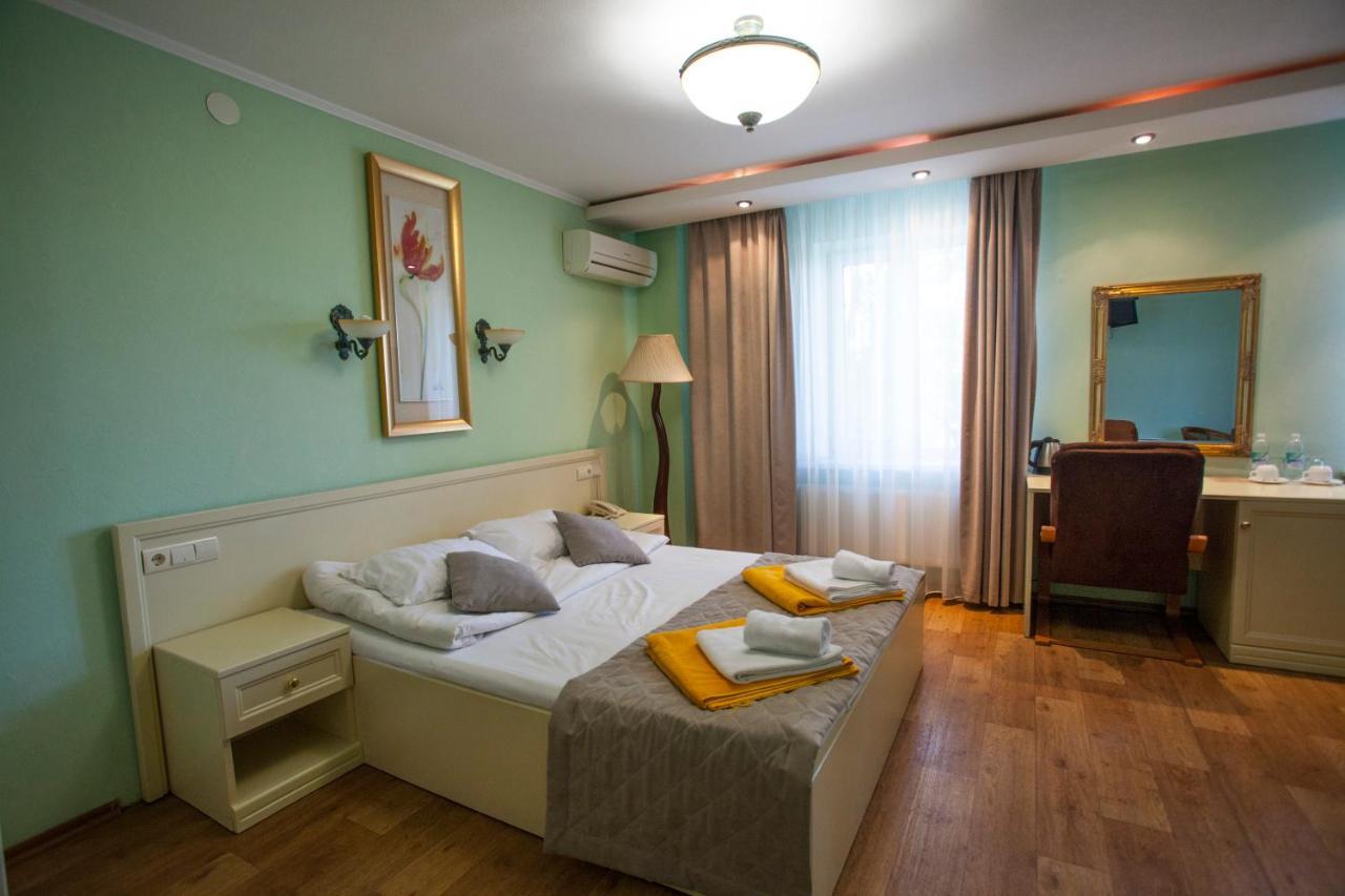 Park Rost Club Hotel Zadonets'ke Bagian luar foto