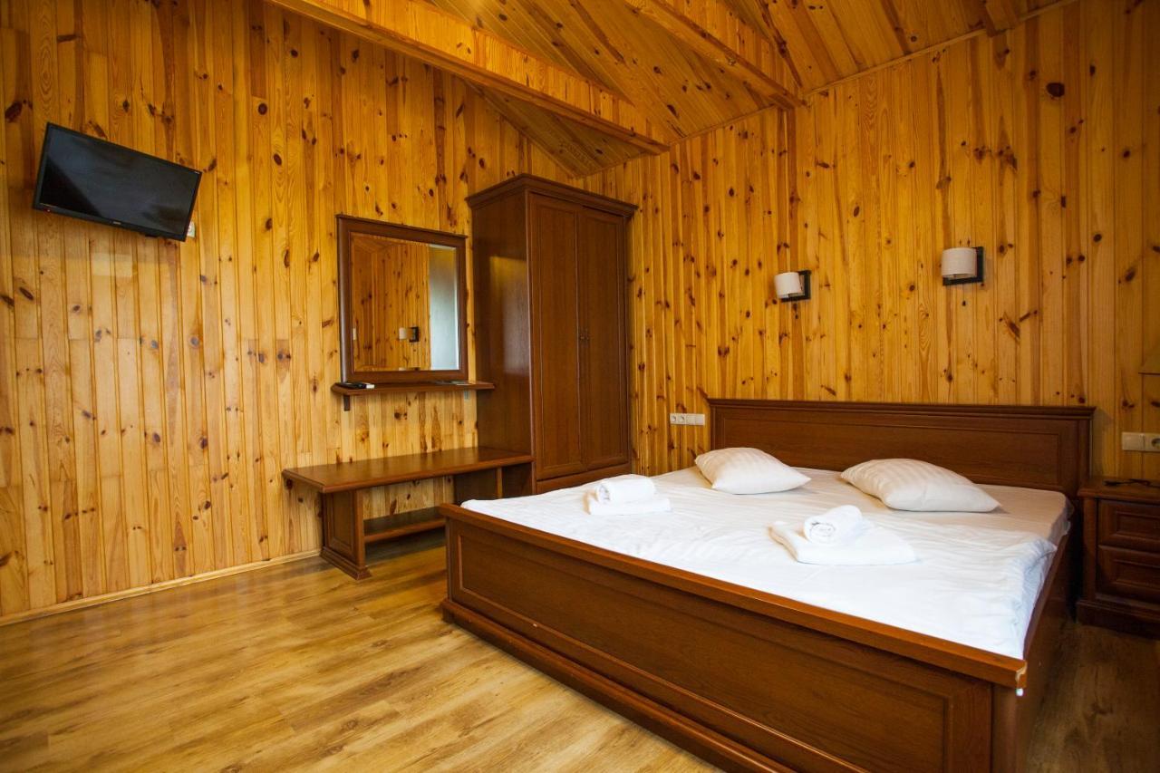 Park Rost Club Hotel Zadonets'ke Bagian luar foto