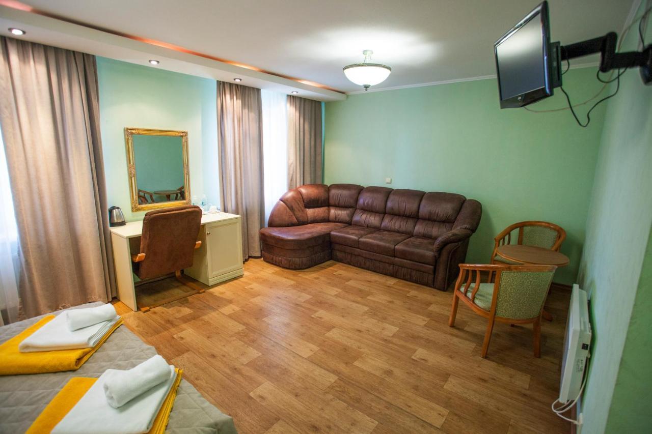 Park Rost Club Hotel Zadonets'ke Bagian luar foto